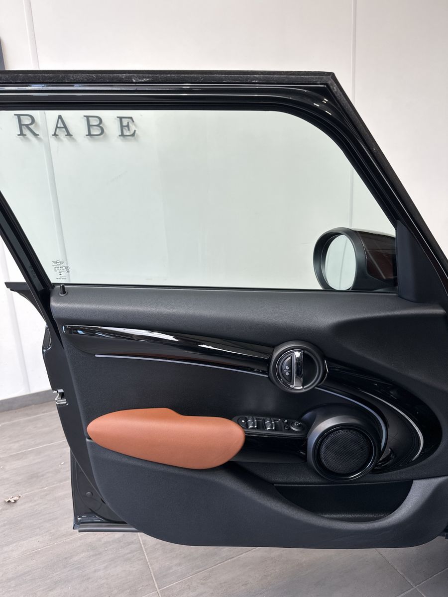 Fahrzeugabbildung MINI Cooper S 5-Türer Classic-Trim NAV+LED+KAMERA+DA