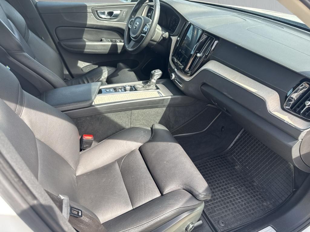 Volvo XC60 T6 AWD Inscription AHK Pano LED Sound Alarm