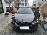 Skoda Superb 2.0 TDI DSG Style Combi Style (+ Dachbox) - : Dachbox