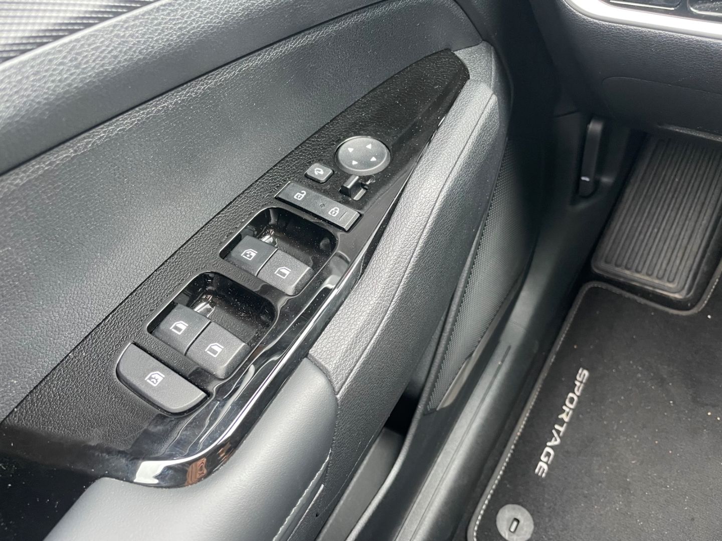 Fahrzeugabbildung Kia Sportage Vision Kamera AHK SpurhalteASS Navi LED