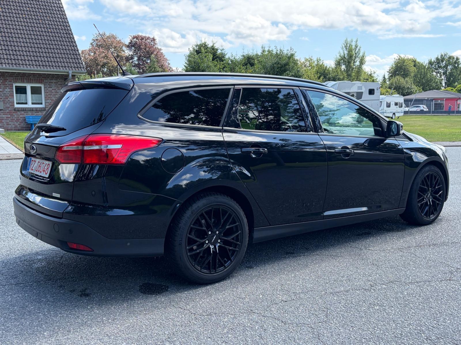 Ford Focus 2015 — двигун 998 cm³, 125 HP (92kW)