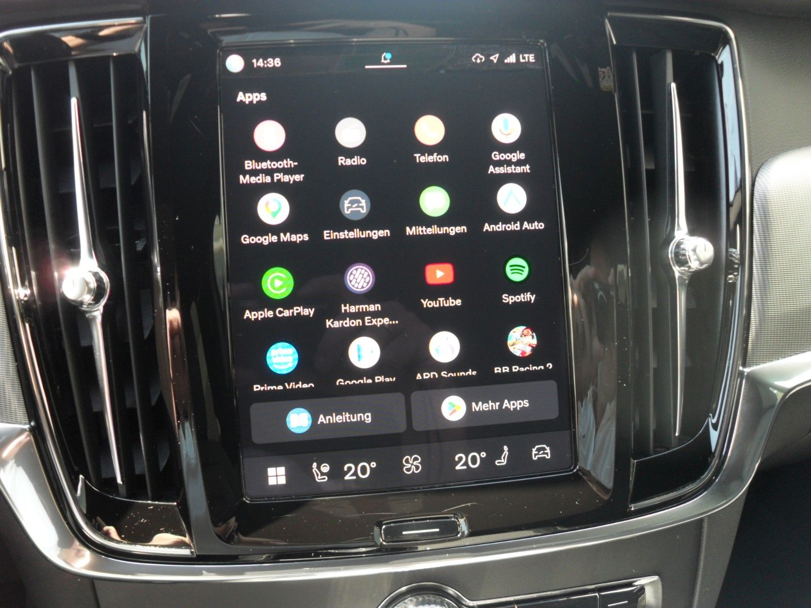 Fahrzeugabbildung Volvo V90 B4 Cross Country Plus AWD