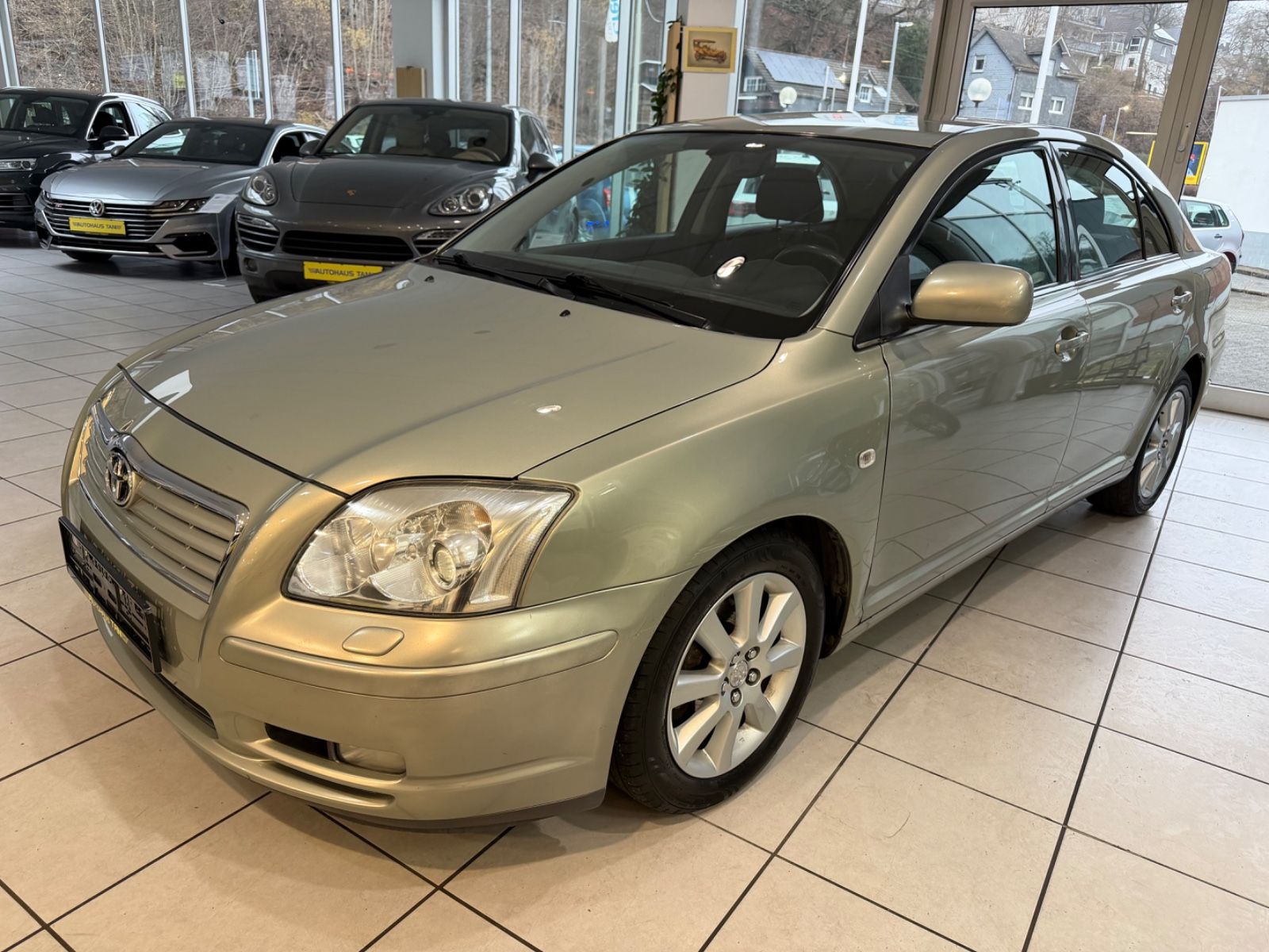 Fahrzeugabbildung Toyota Avensis 1.8 Executive Liftback