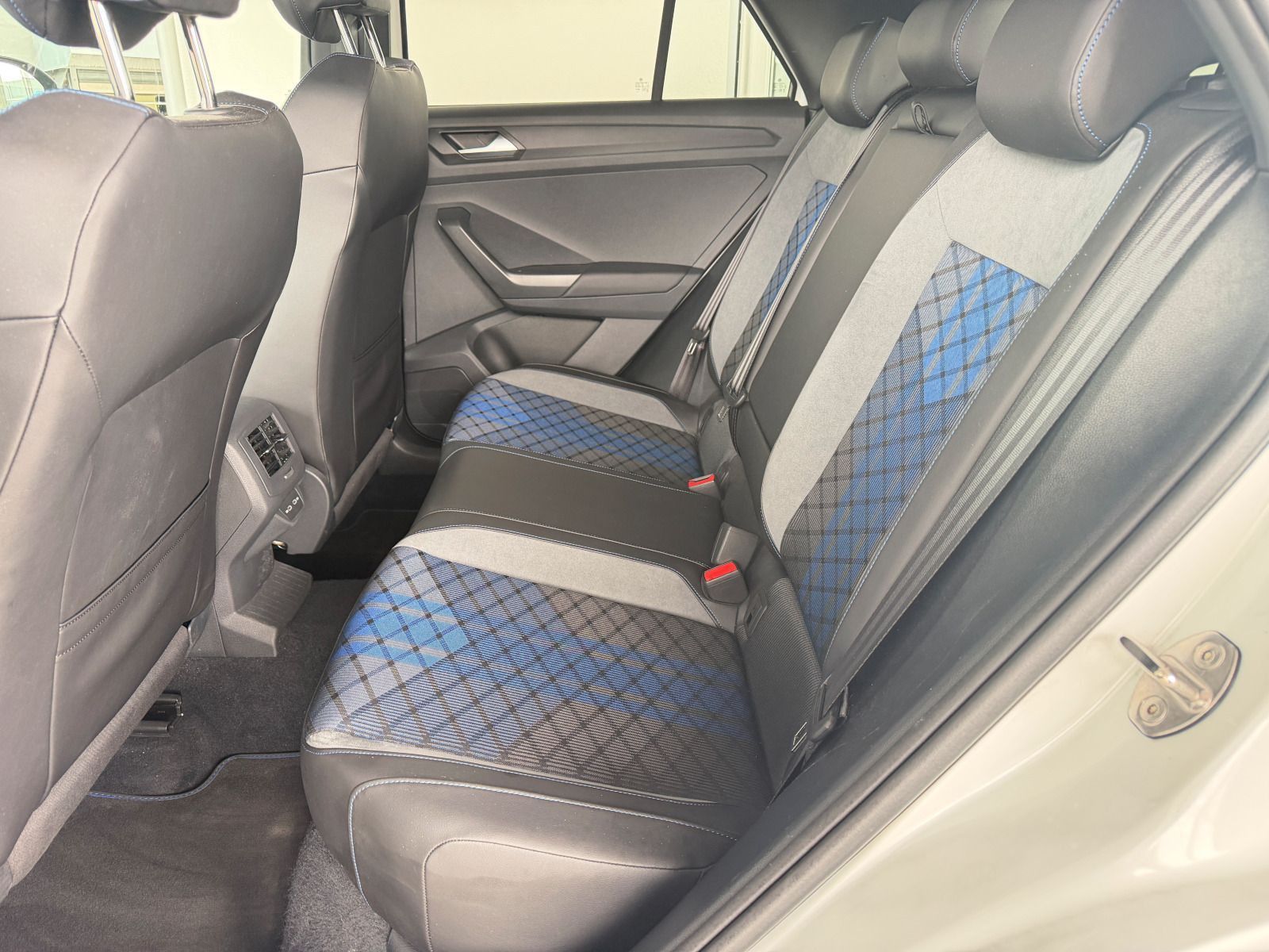 Volkswagen T-Roc - Bild 14