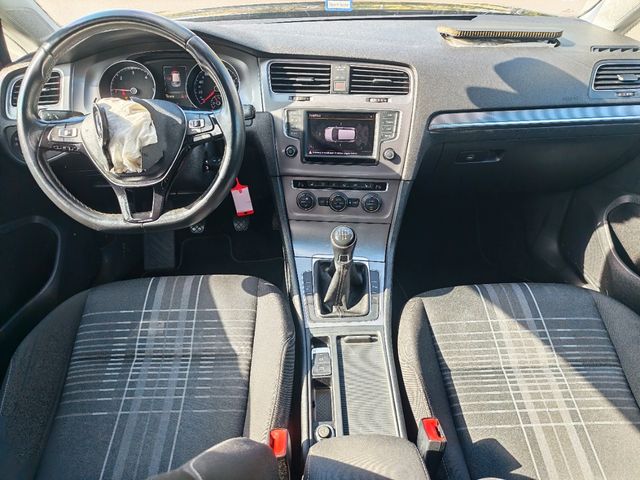 VW Golf VII Lim. Lounge BMT — Bild 12
