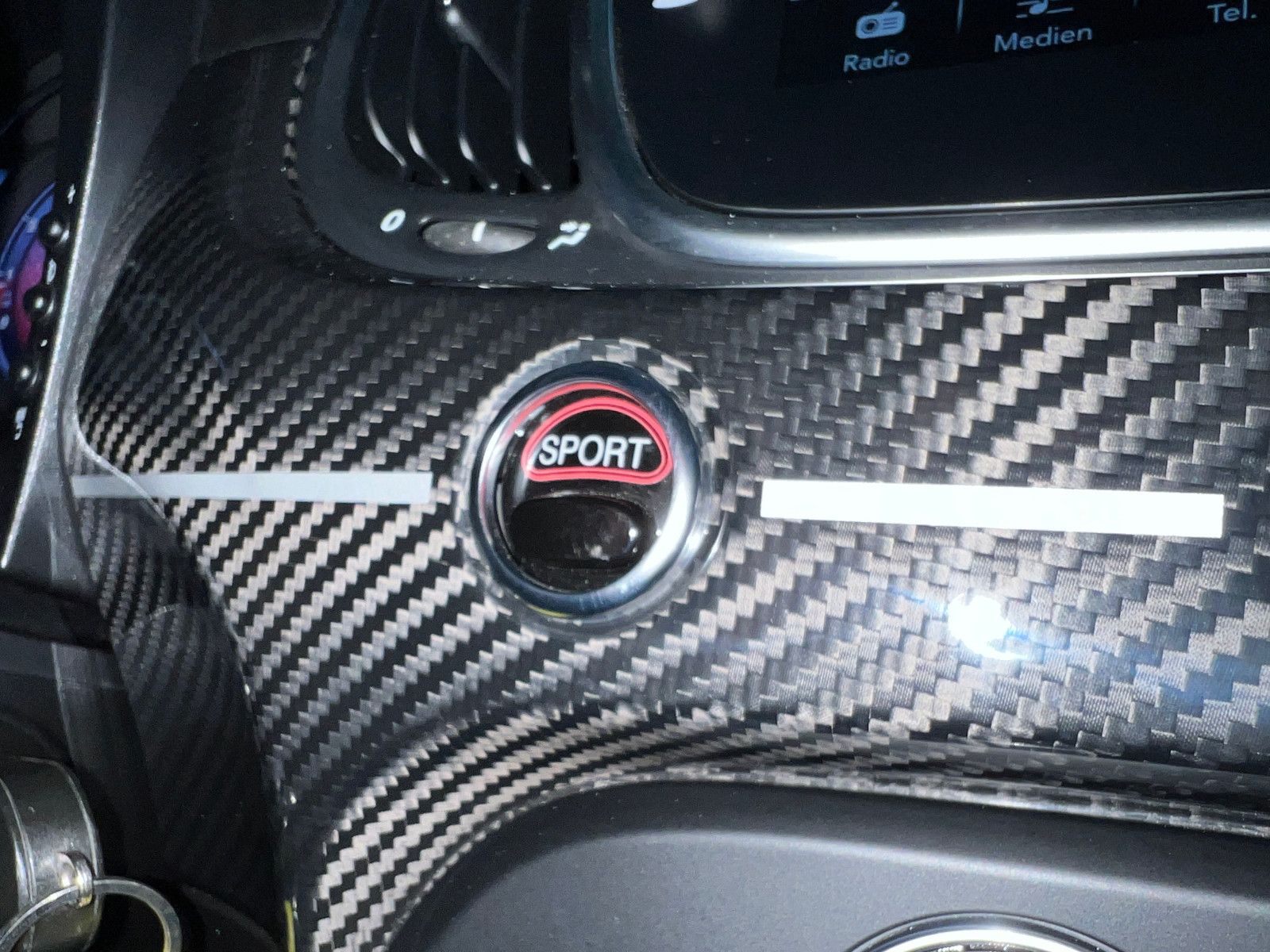 Fahrzeugabbildung Abarth Abarth 695 Rivale 175th Anniversary CARBON AKRAP