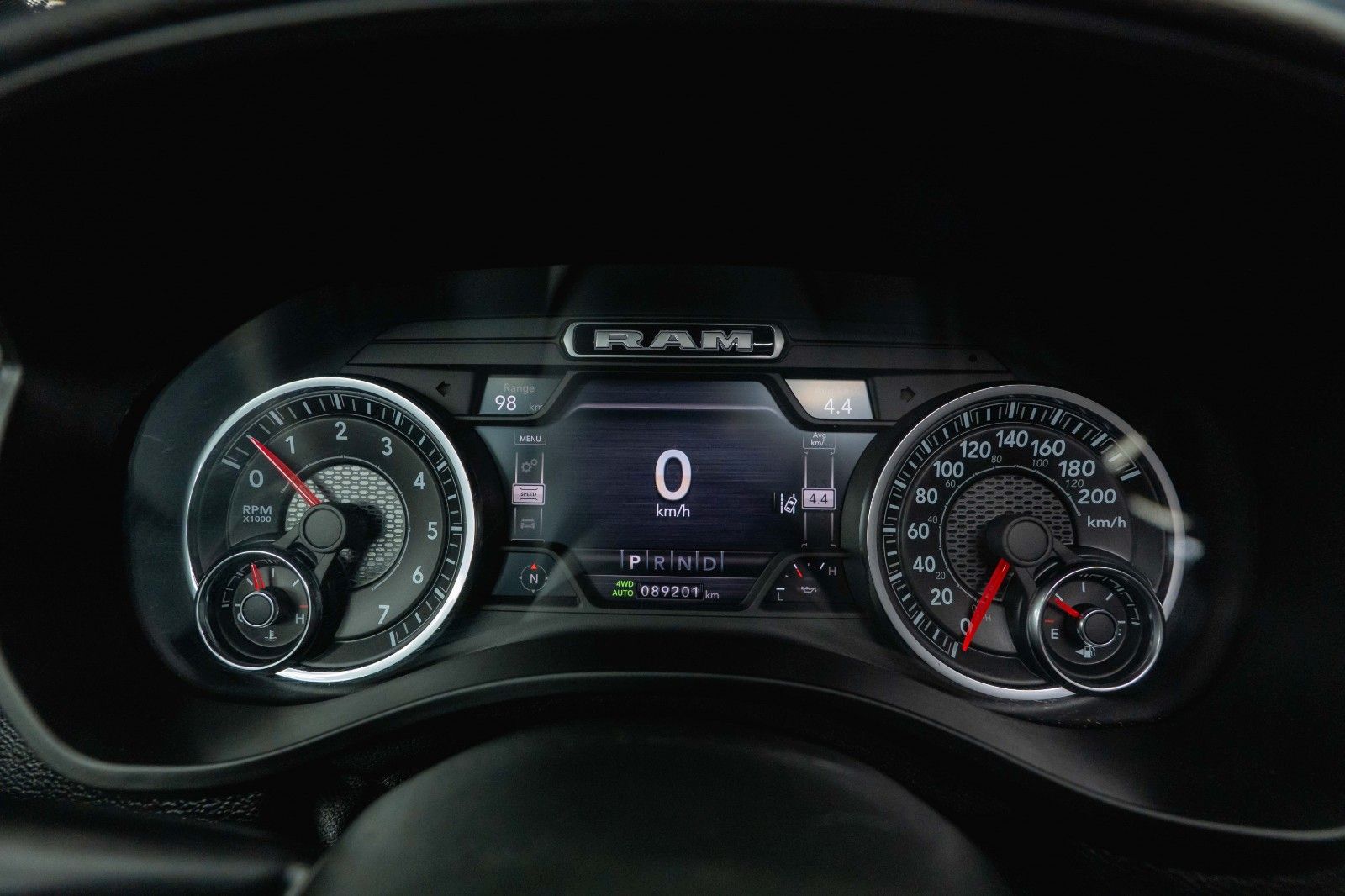 Fahrzeugabbildung Dodge RAM 5.7 V8 HEMI 4x4 NIGHT LARAMIE *Pano*RAMBOX*