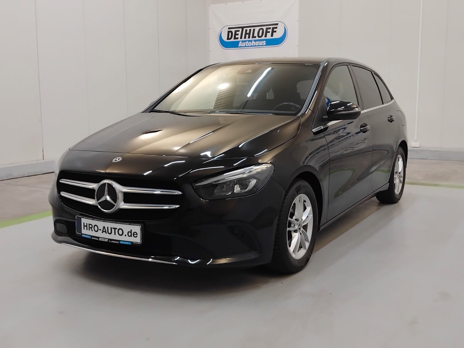 Mercedes-Benz B 180 (06/2026, Benzin)
