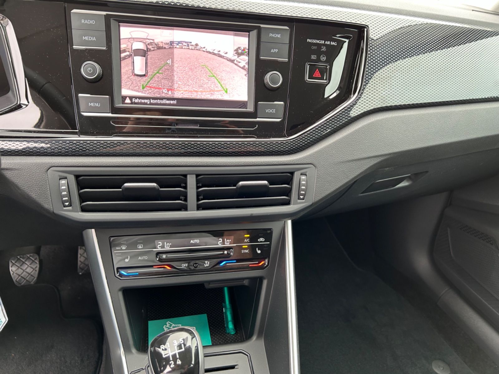 Fahrzeugabbildung Volkswagen Polo VI Life 1.0 TSI Limited RFK SHZ Garantie !