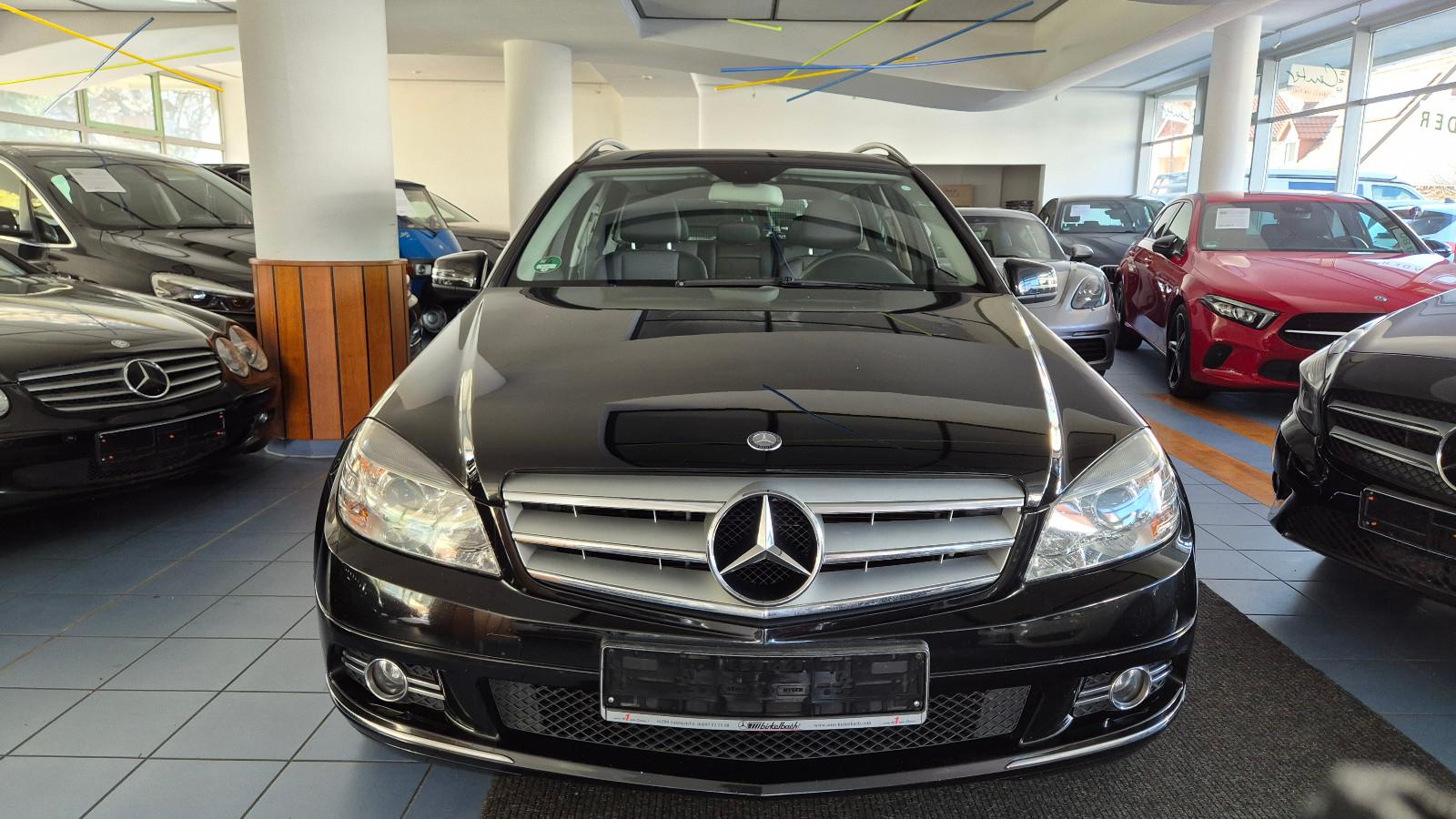 Mercedes-Benz C220 2008 — rear view