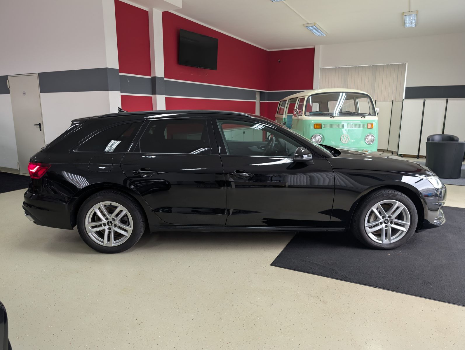 Fahrzeugabbildung Audi A4 40 TFSI advanced SPORT-DINAMICA APS MATRIX
