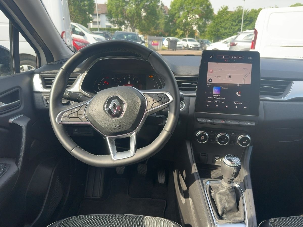 Fahrzeugabbildung Renault Captur Intens TCe 140 Navi 9,3" ACC SHZ Kamera