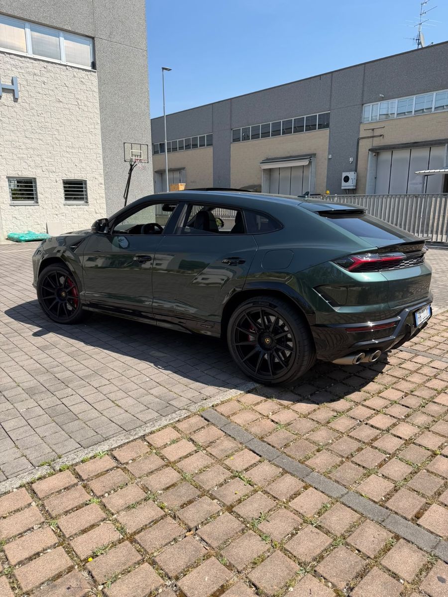 Lamborghini Urus SE imagem 3