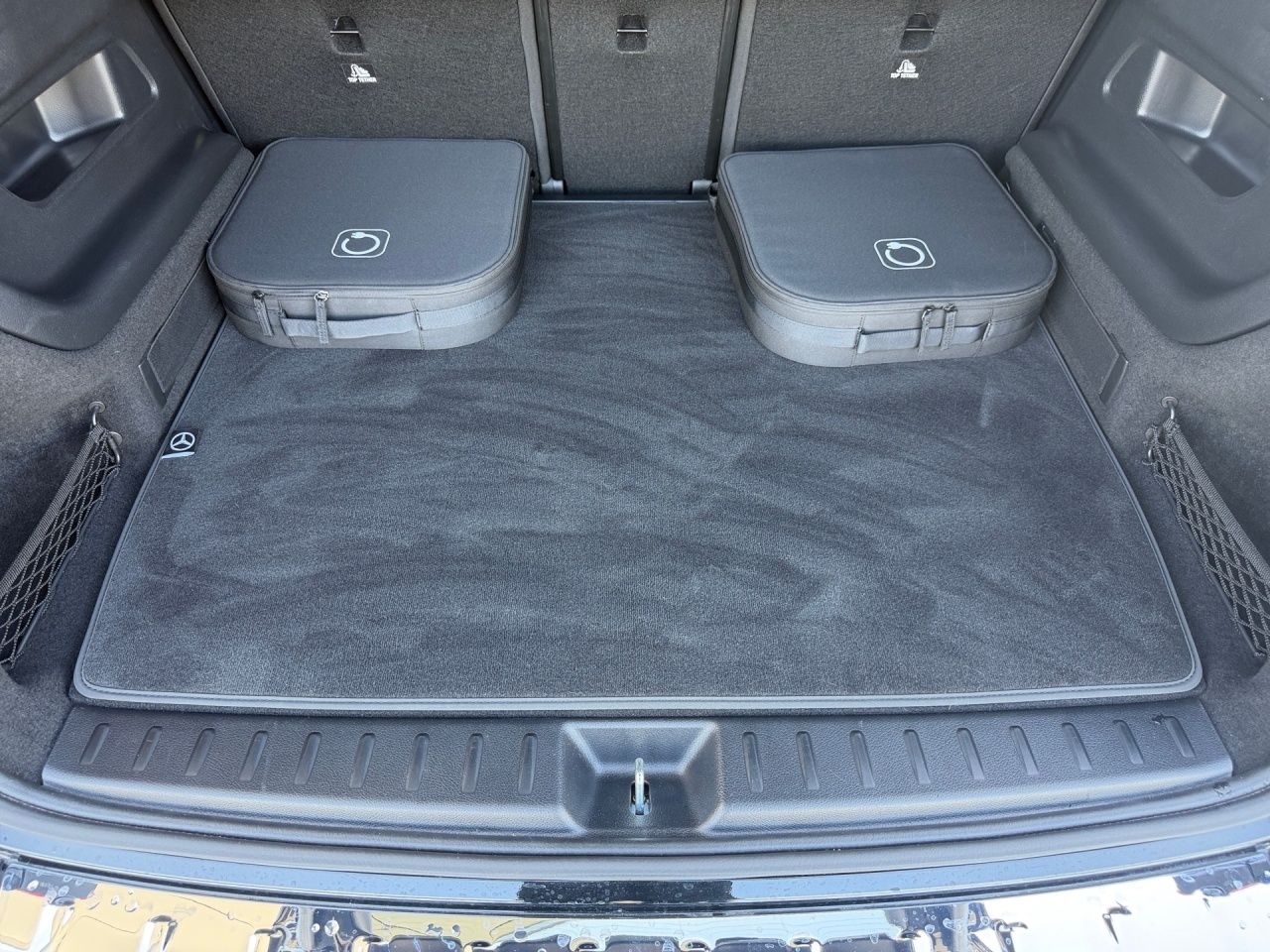 Fahrzeugabbildung Mercedes-Benz EQB 350 4M BONUS+AHK+PANO+360°+DISTR+WINTER+KEYL