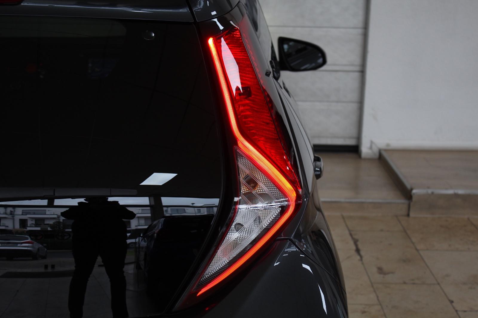 Toyota Aygo (X) 1,0 Autom. FALTDACH *1.HAND*NAVI*KAMERA