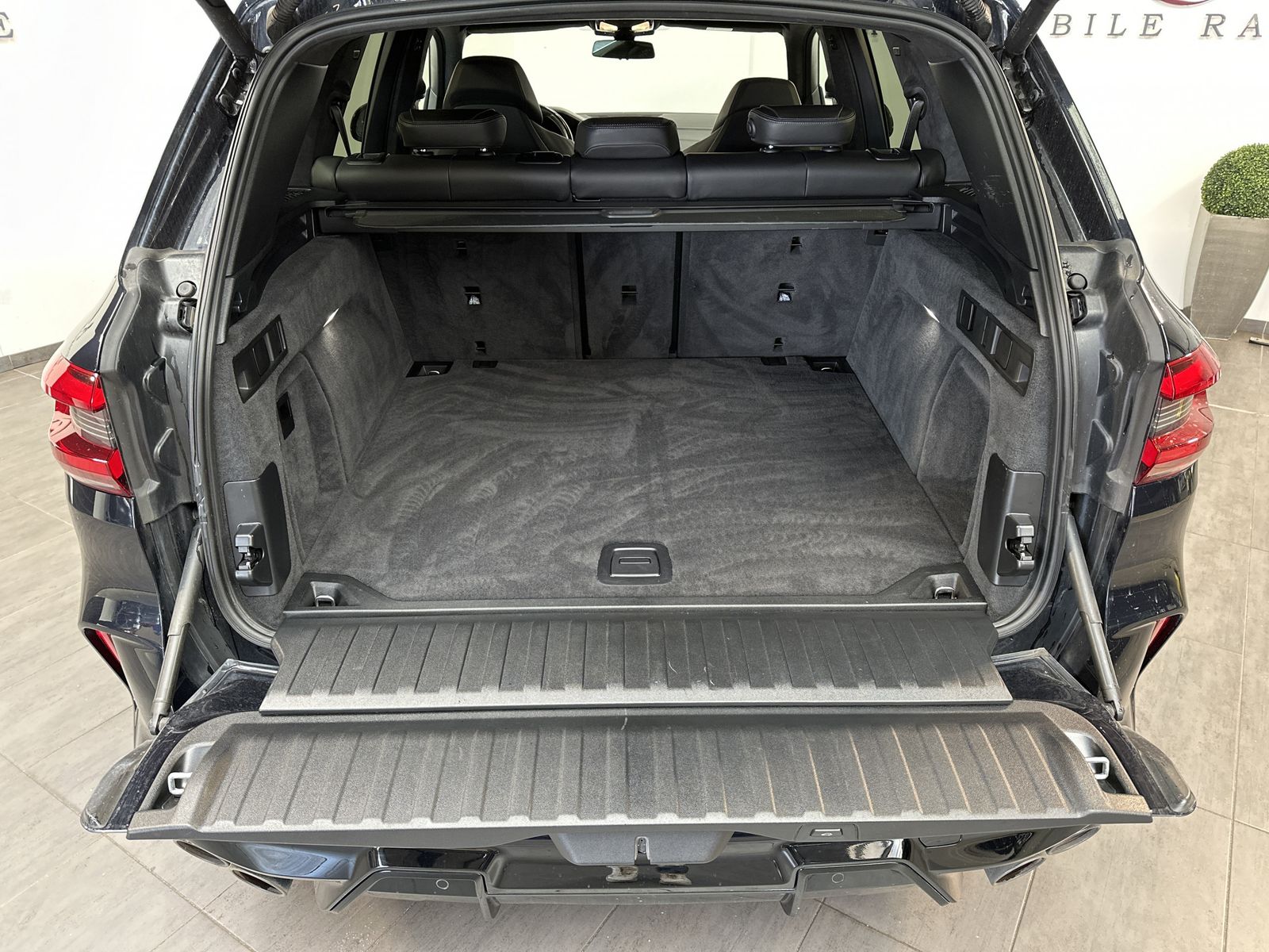 Fahrzeugabbildung BMW X5 M Competition M DRIVER'S+NAV+LED+360GRAD+22ZO