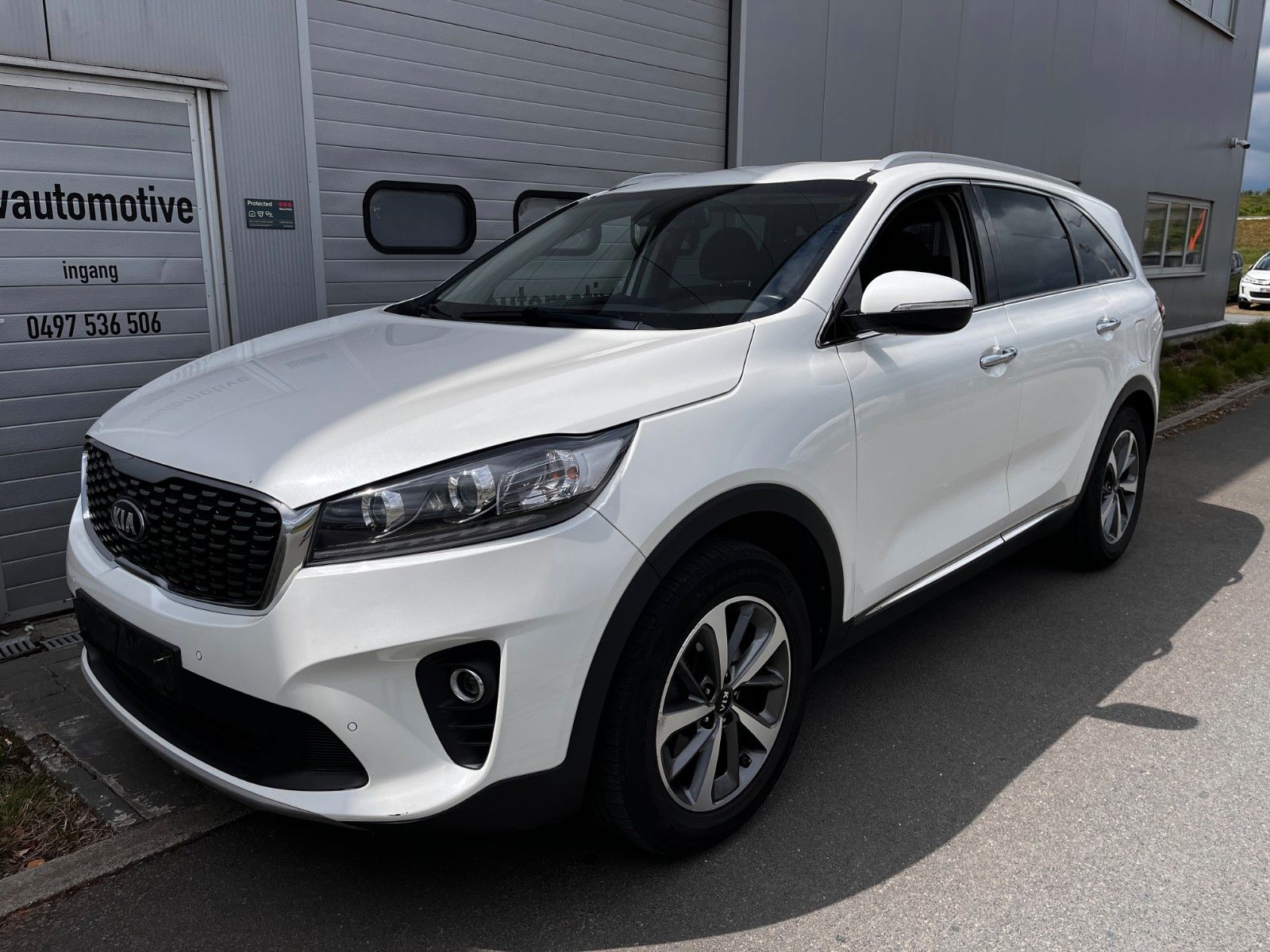 Kia Sorento 2,2D 7pl / CAMERA / NAVI / LEDER / 2WD imagem 3