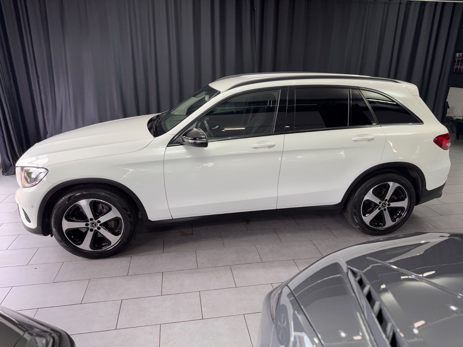 Fahrzeugabbildung Mercedes-Benz GLC 220 d 4Matic|NAVI|AUTOMATIK|AHK|KAMERA|