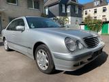 Mercedes-Benz Mercedes E240 2,6 W210 - gebrauchte Mercedes-Benz E 240 aus dem Jahr 2000