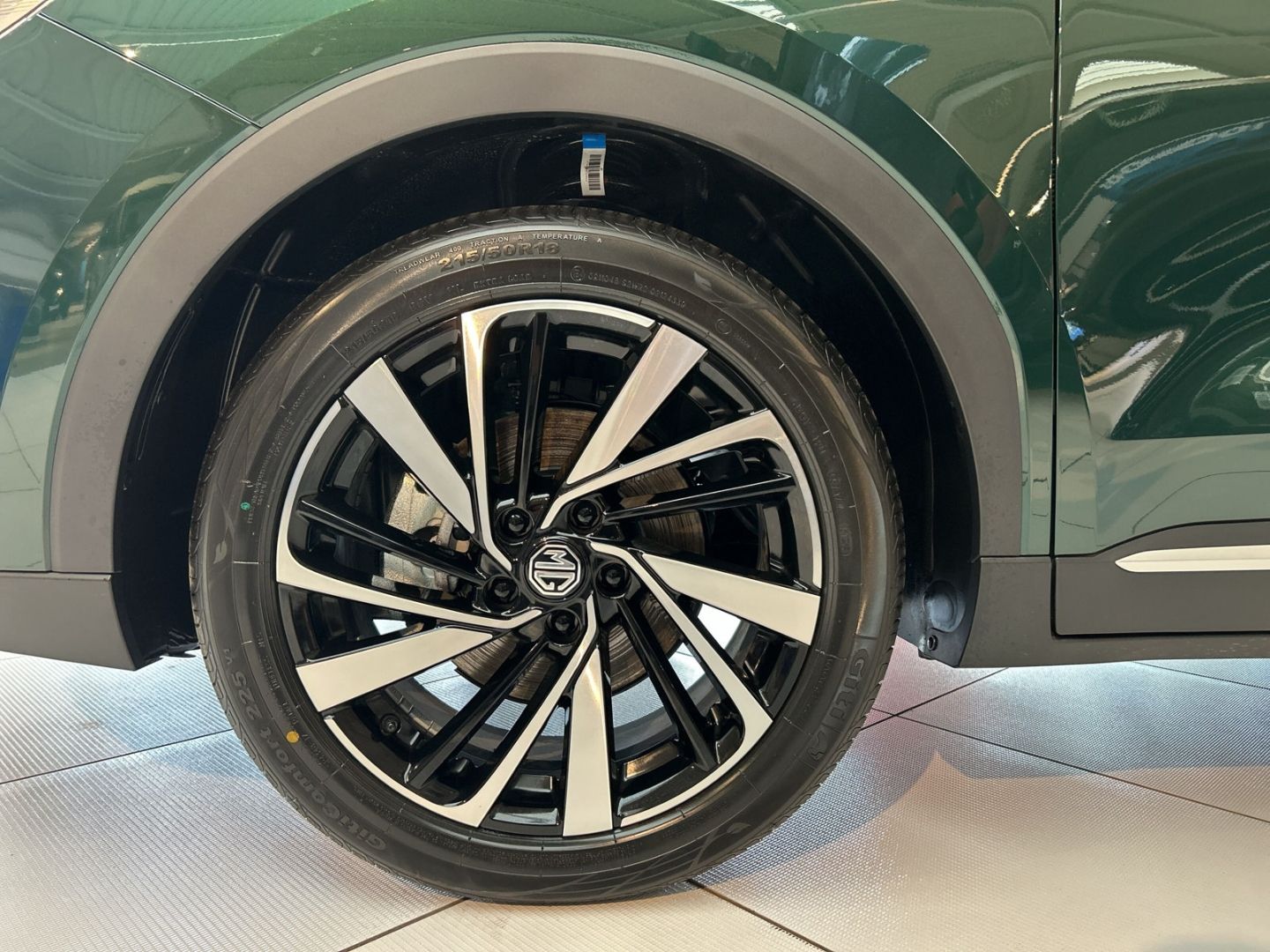 Fahrzeugabbildung MG ZS HEV Comfort MY25 TOP FINANZ* versch. Farben