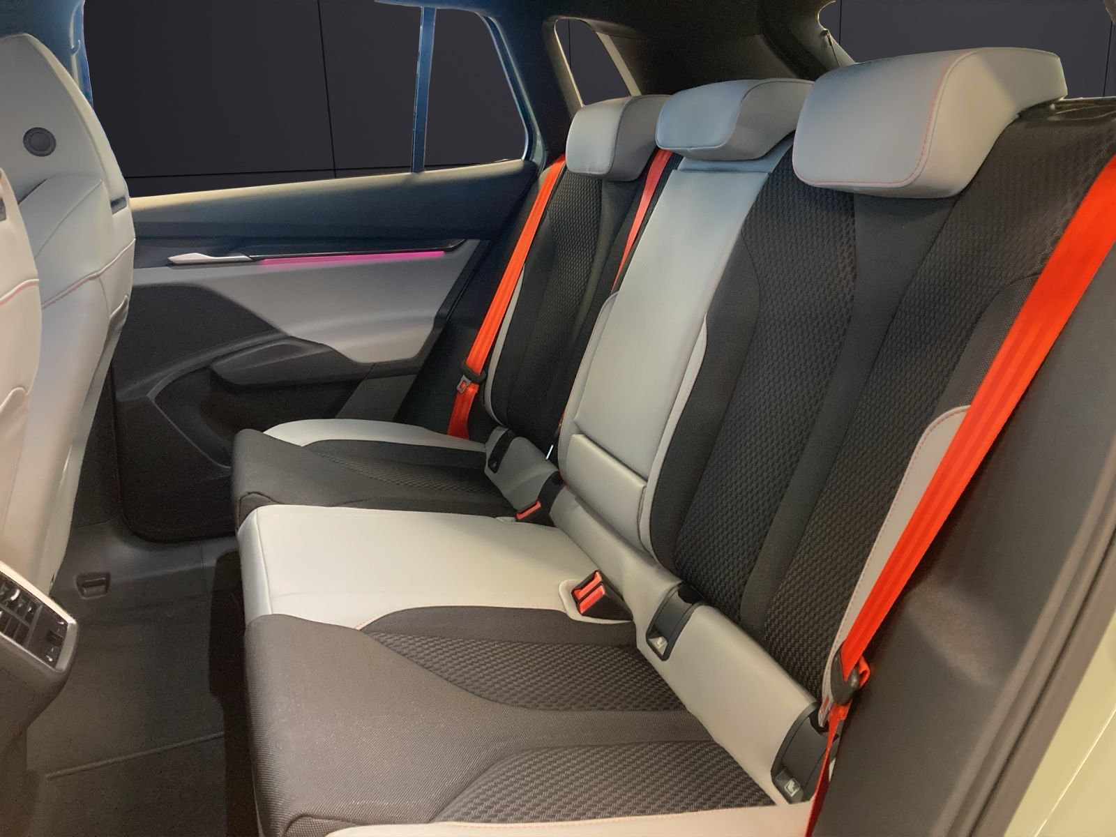 Fahrzeugabbildung SKODA Elroq 85 Lodge AHZV MATRIX NAVI  AREA VIEW ACC