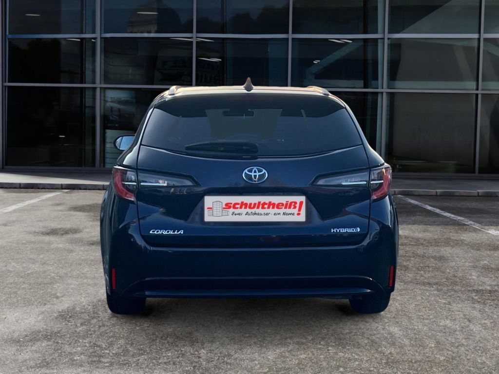 Fahrzeugabbildung Toyota Corolla 1.8 Hybrid Touring Sports Team Deutschla