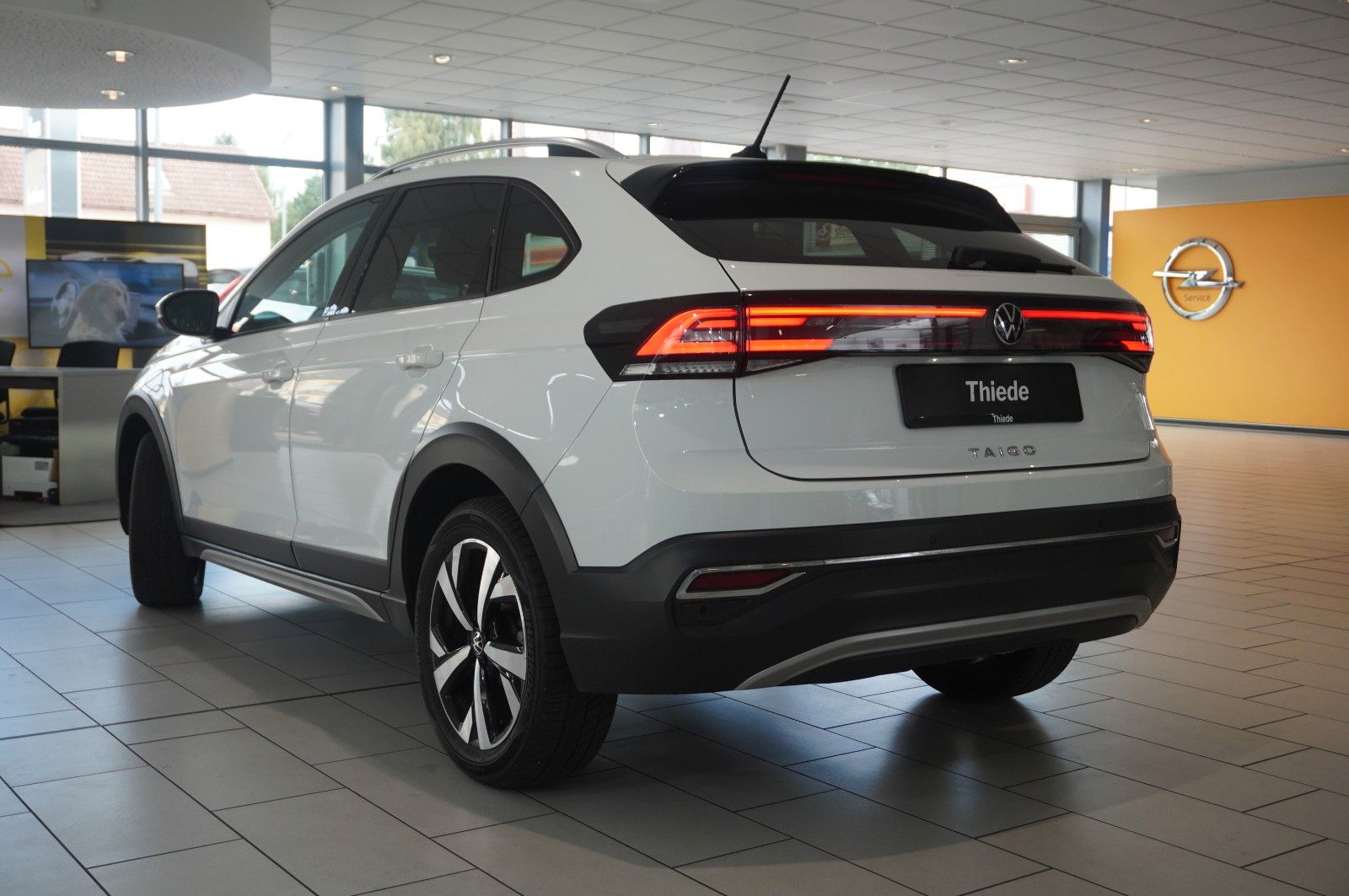 Fahrzeugabbildung Volkswagen Taigo 1.0 TSI STYLE NAVI/IQ-LIGHT/VIRT./SH/DAB+