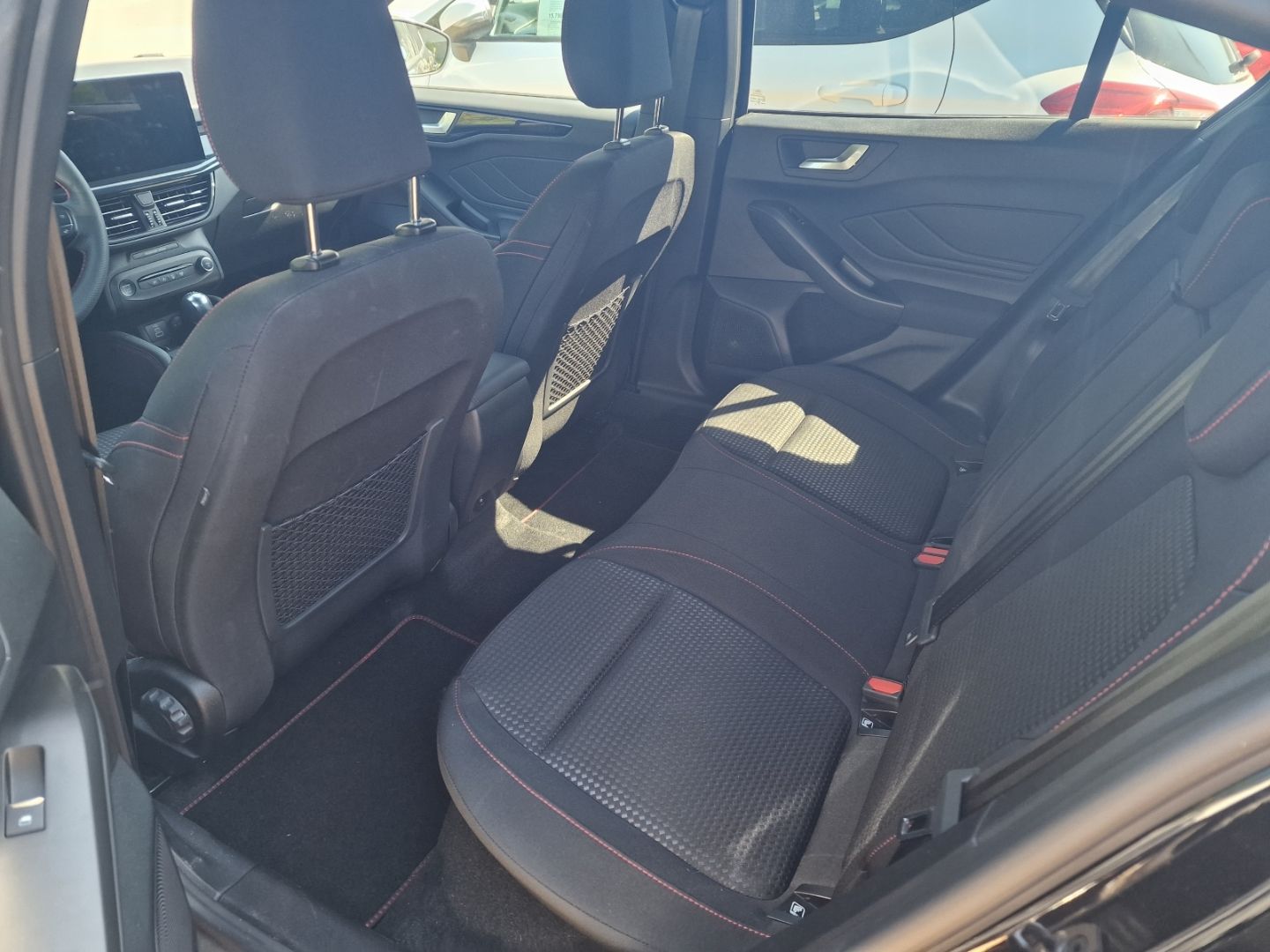 Fahrzeugabbildung Ford Focus ST-Line X Navi Digitales Cockpit LED Blend