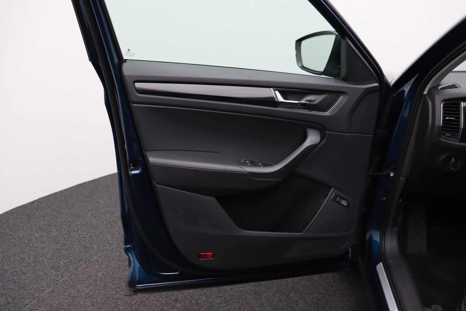 Fahrzeugabbildung SKODA Kodiaq 2.0 AHK LED DSG Teilleder ACC