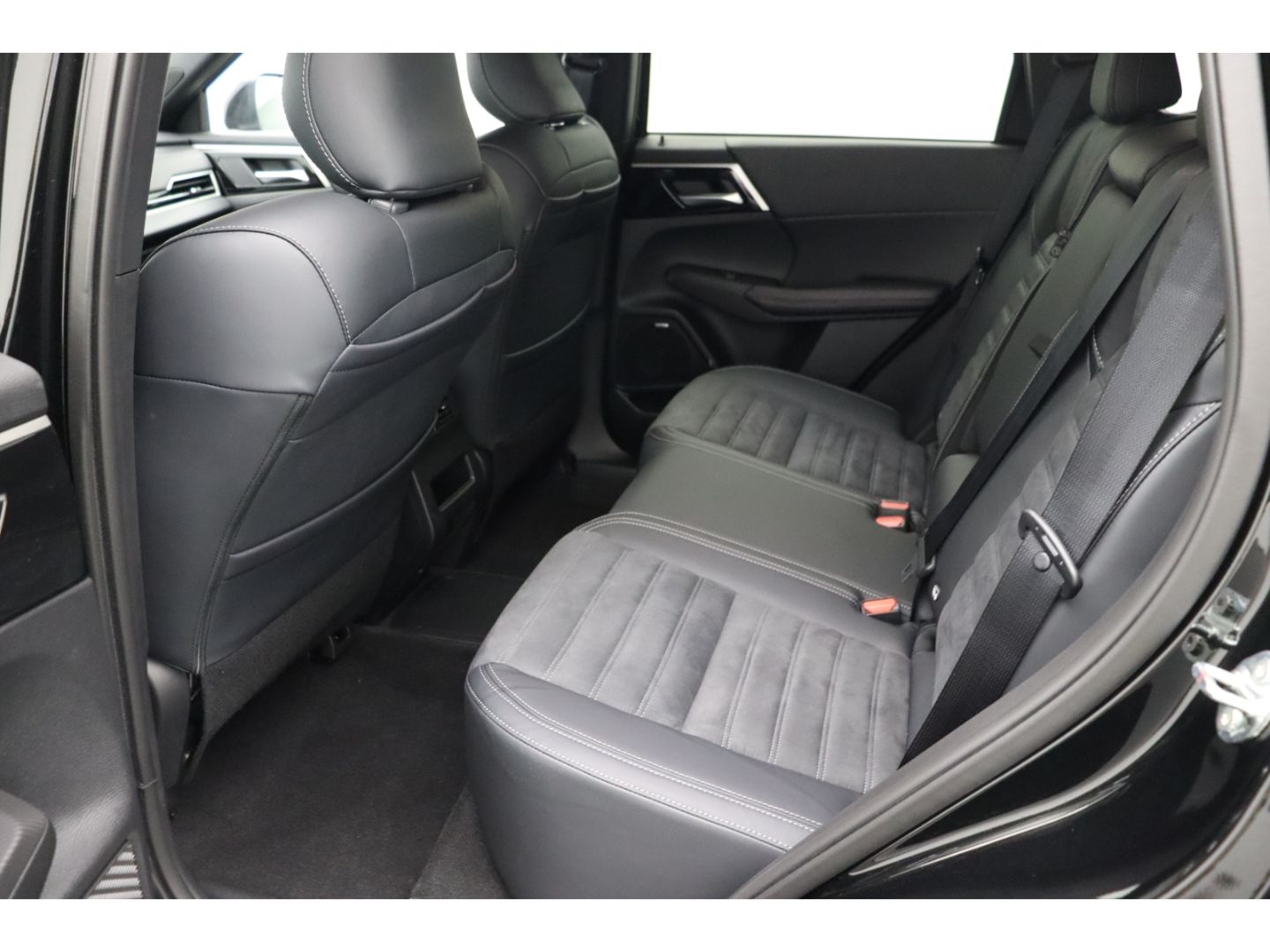 Fahrzeugabbildung Mitsubishi Plug-in Hybrid Outlander Select 2,4l PHEV  ACC