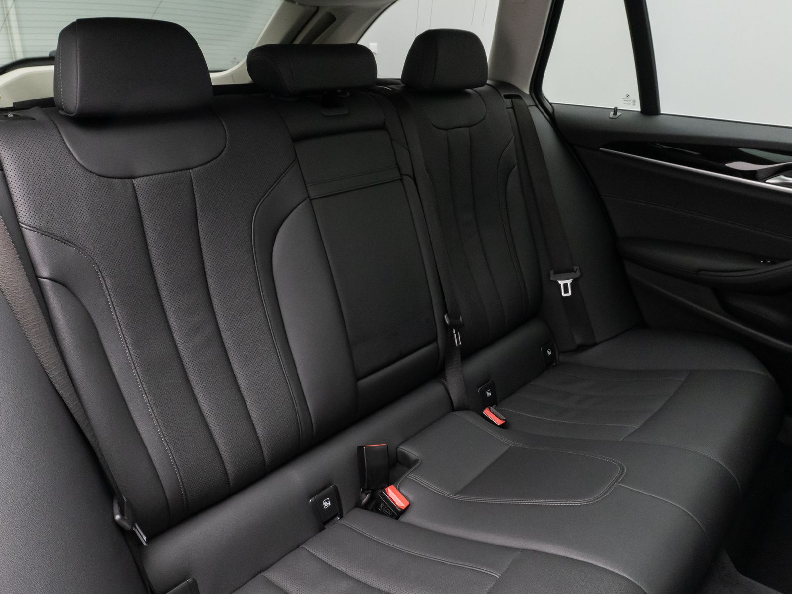 Fahrzeugabbildung BMW 520d Panorama Kamera DAB HiFi ACC Alarm M Sport