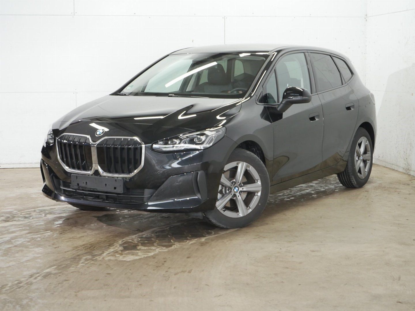BMW 220i Active Tourer Premiumpaket AHK 0,49% eff. Z