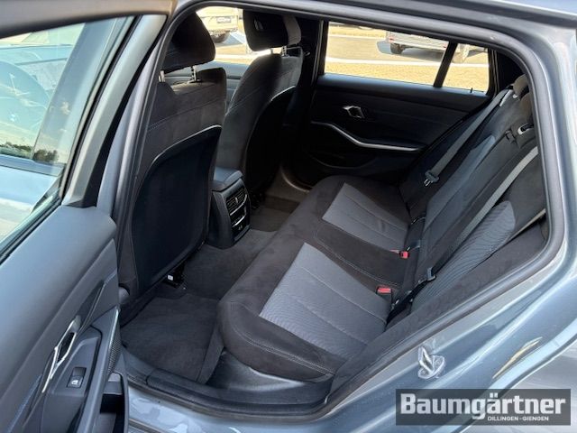 Fahrzeugabbildung BMW 330 i xDrive M-Sport Touring Kamera/ACC/Sitzh.