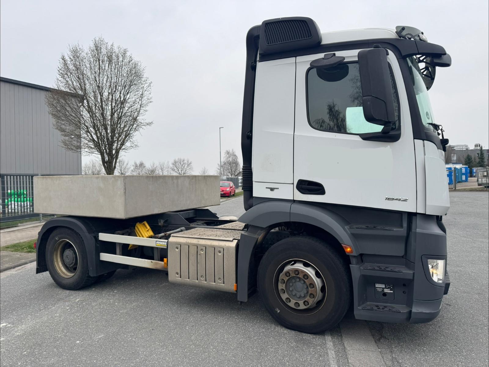 Mercedes-Benz 1842 LS Antos Zugmaschine