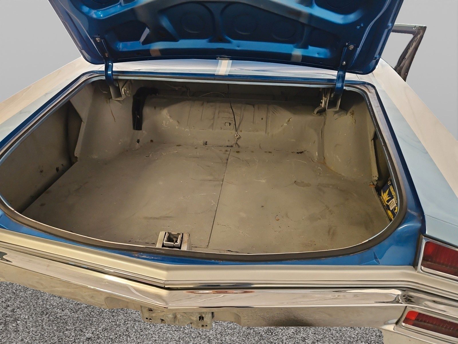 Fahrzeugabbildung Oldsmobile Delta 88 4-door Hardtop H-Kennzeichen