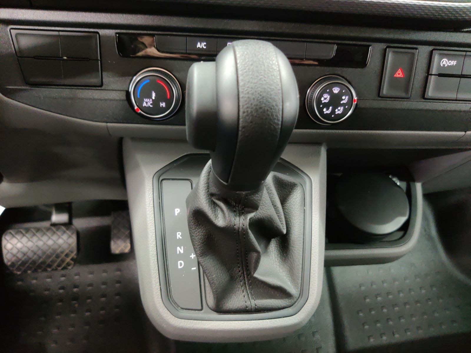 Volkswagen T6 Kombi - Bild 12