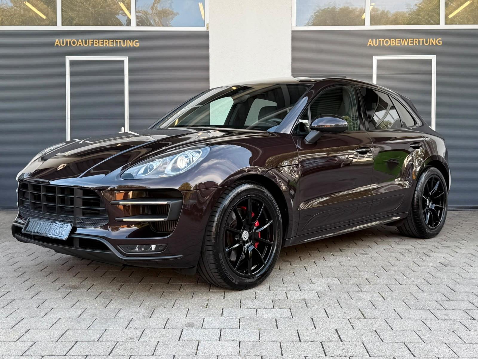 PORSCHE MACAN TURBO
