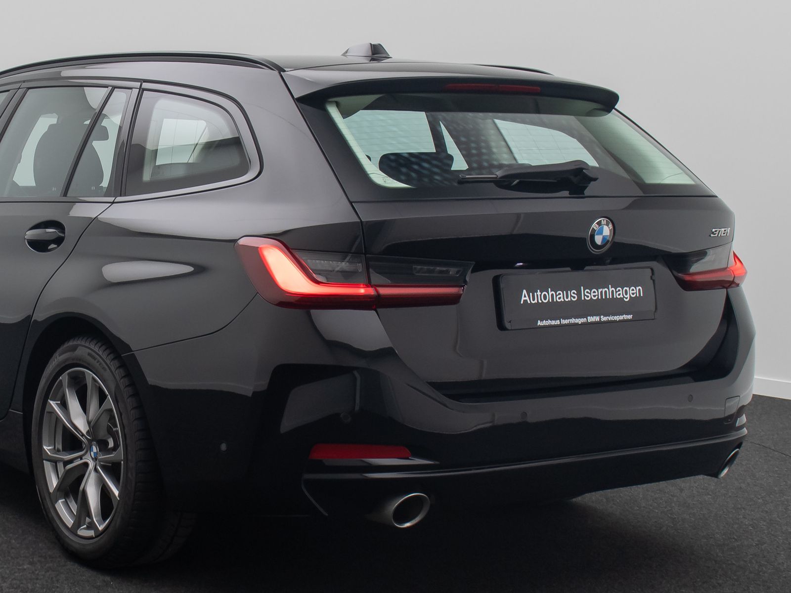 Fahrzeugabbildung BMW 318i Alarm DAB Kamera Sportlenkrad CockpitPlus