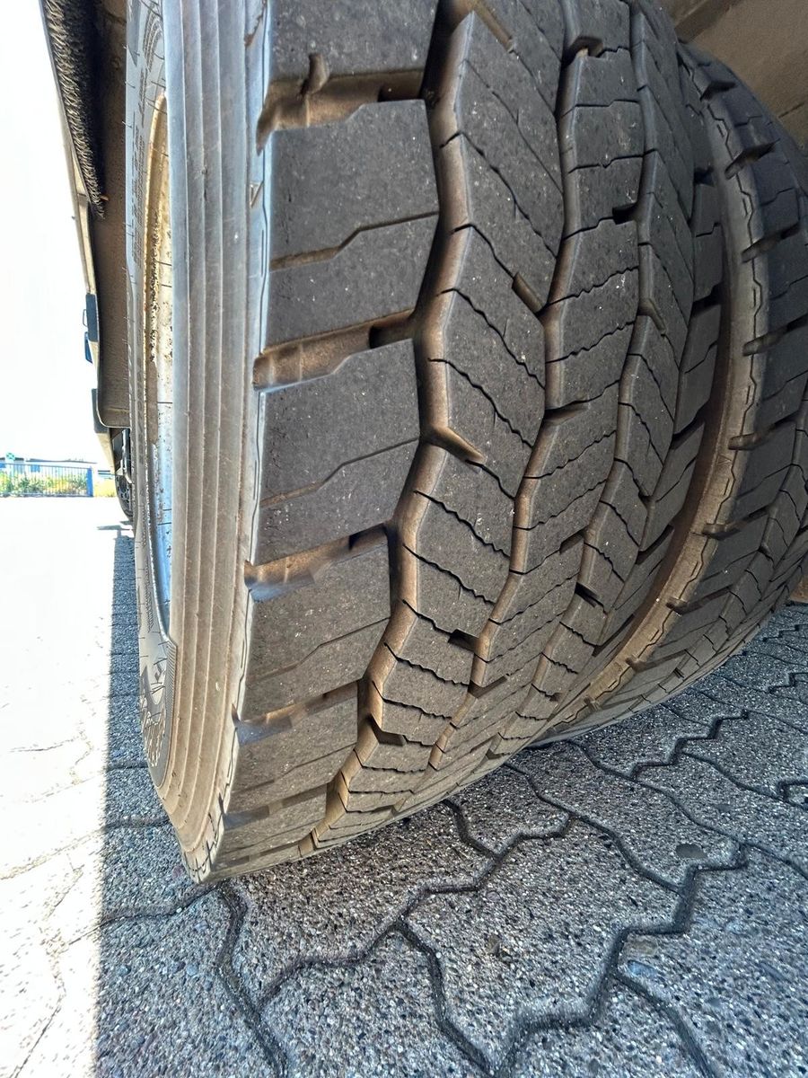 Fahrzeugabbildung Iveco EUROCARGO / 160-250,