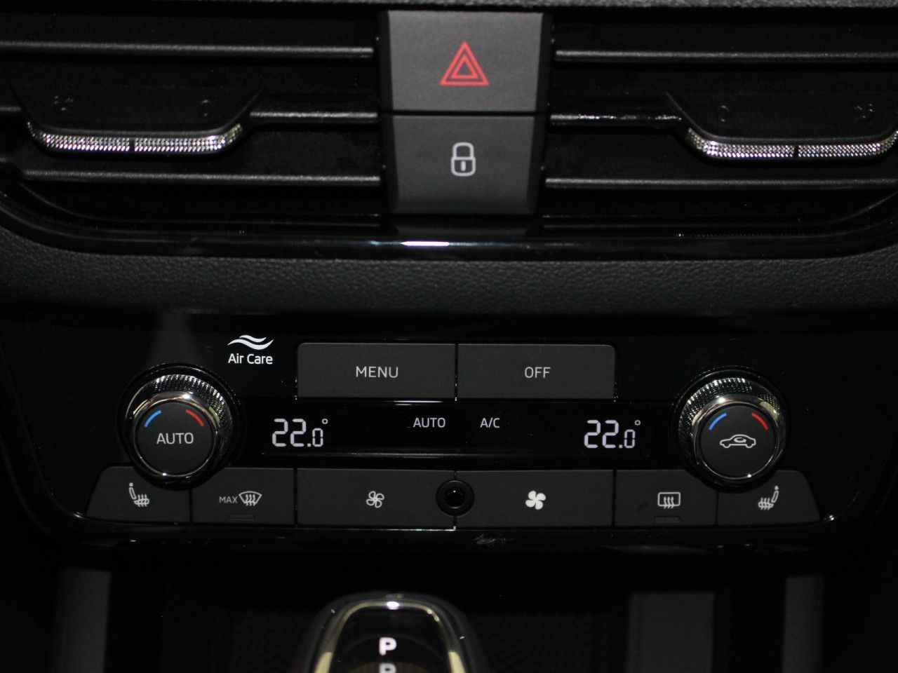 Fahrzeugabbildung SKODA Kamiq 1.0 TSI Selection DSG AHK/RFK/LED