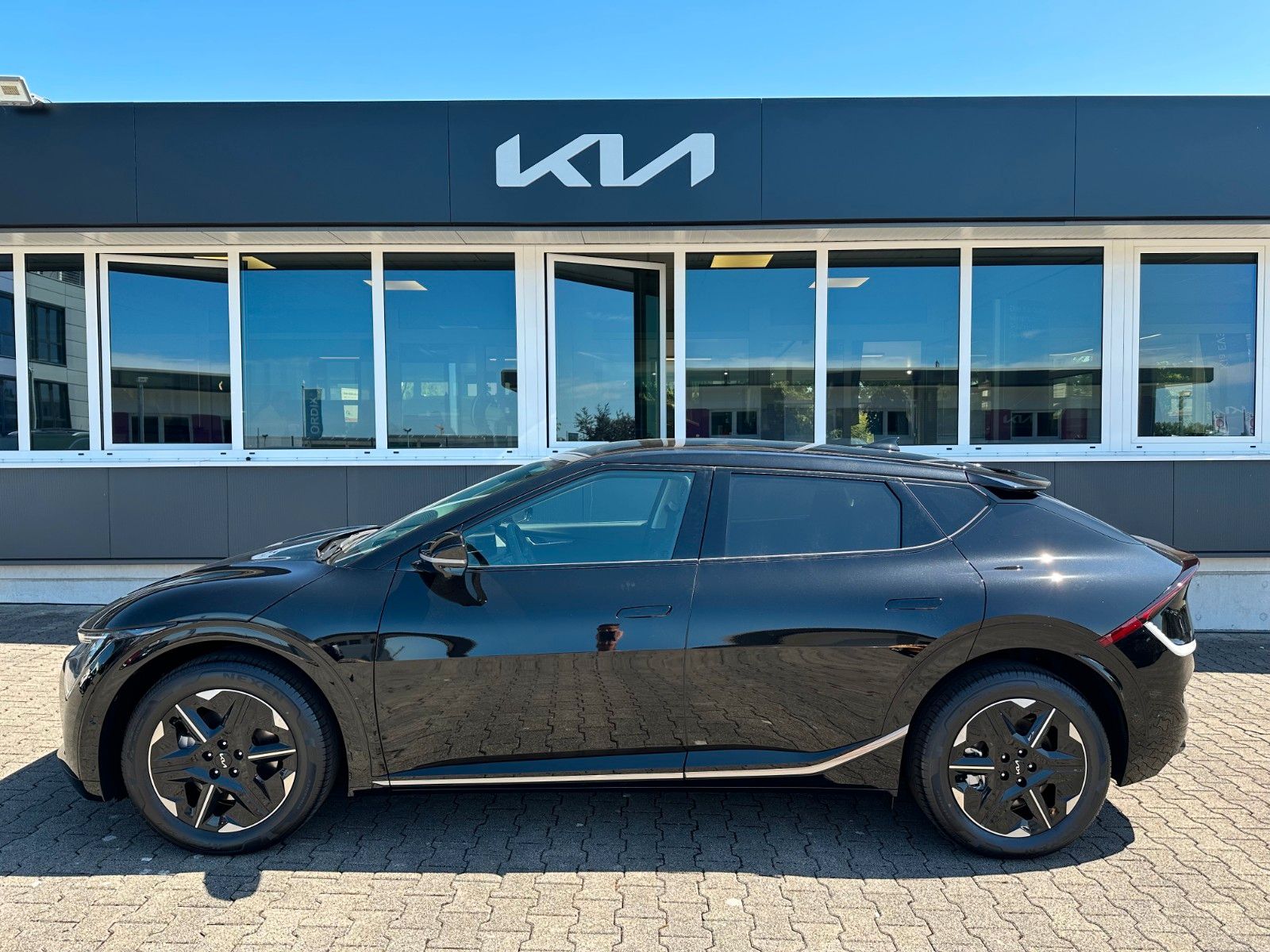 Fahrzeugabbildung Kia EV6 FL EARTH 84 RWD WP CO AS SD DR