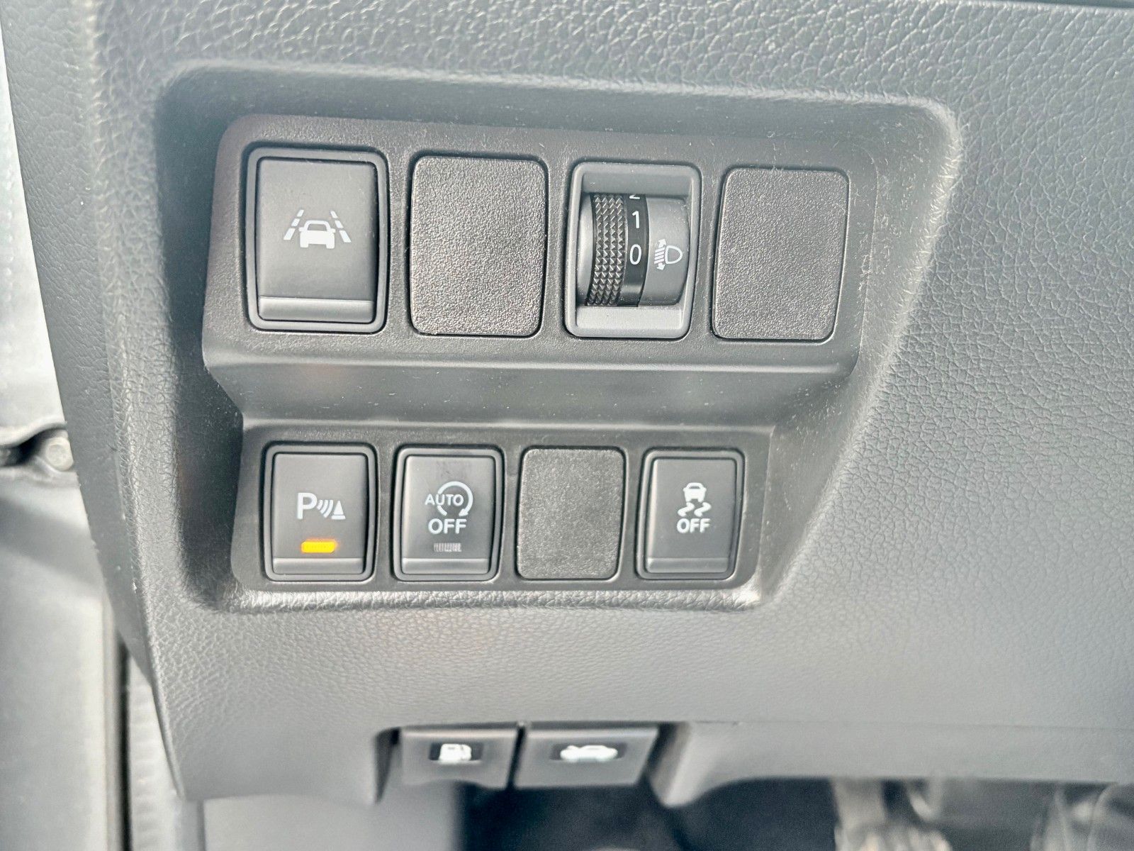 Fahrzeugabbildung Nissan Qashqai 1.6 N-Connecta Navi AHK 360 View 2.HAND