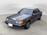 Mercedes-Benz Serie 200-320 250 E Turbo Diesel U - Mercedes-Benz 250 mit Diesel-Antrieb: Turbo