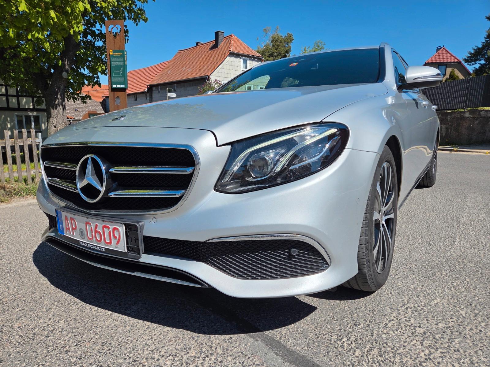 Mercedes-Benz E 220 d T Autom. NAVI TOP ZUSTAND SERVICEHEFT ME