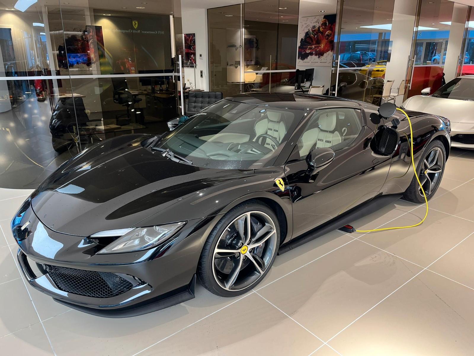 Ferrari 296 GTB  100km!!!!    Daytona Racing Seats