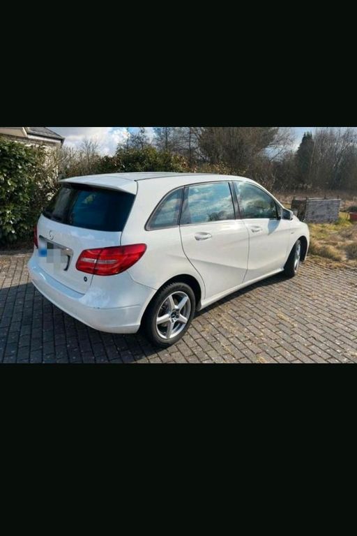 Image of Mercedes-Benz B 180