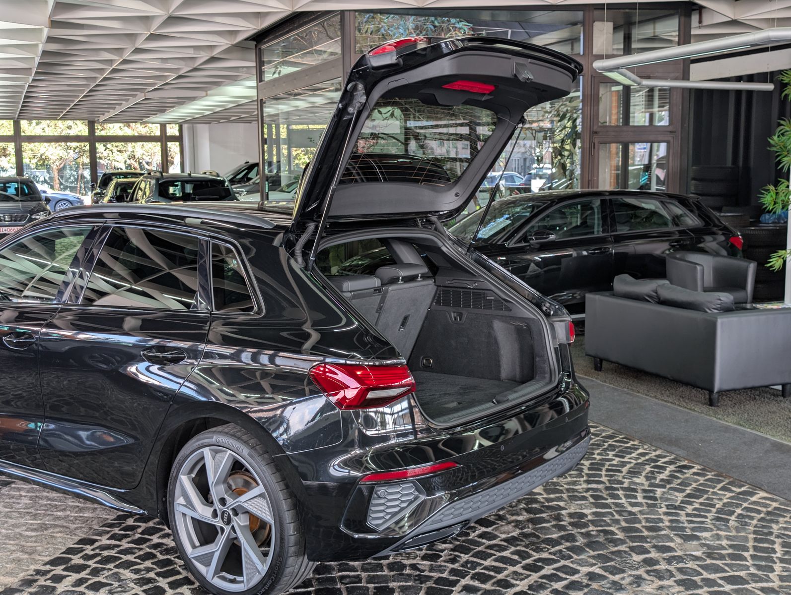 Fahrzeugabbildung Audi A3 40TDI quattro 3xS-line BLACK AHK ALCANTARA 19