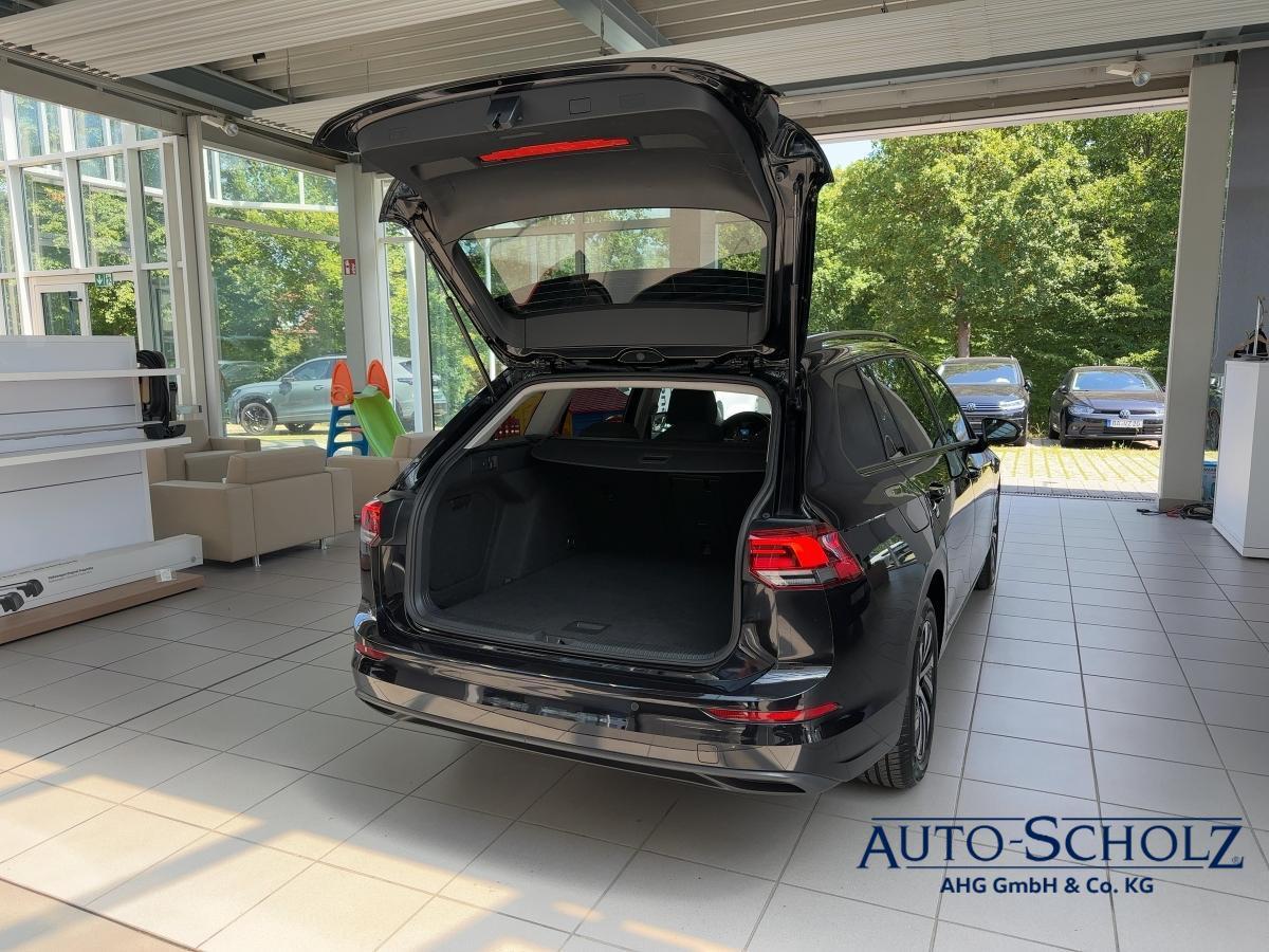 Volkswagen Golf VIII 2.0 TDI Life Variant DSG+ACC+LED+PDC