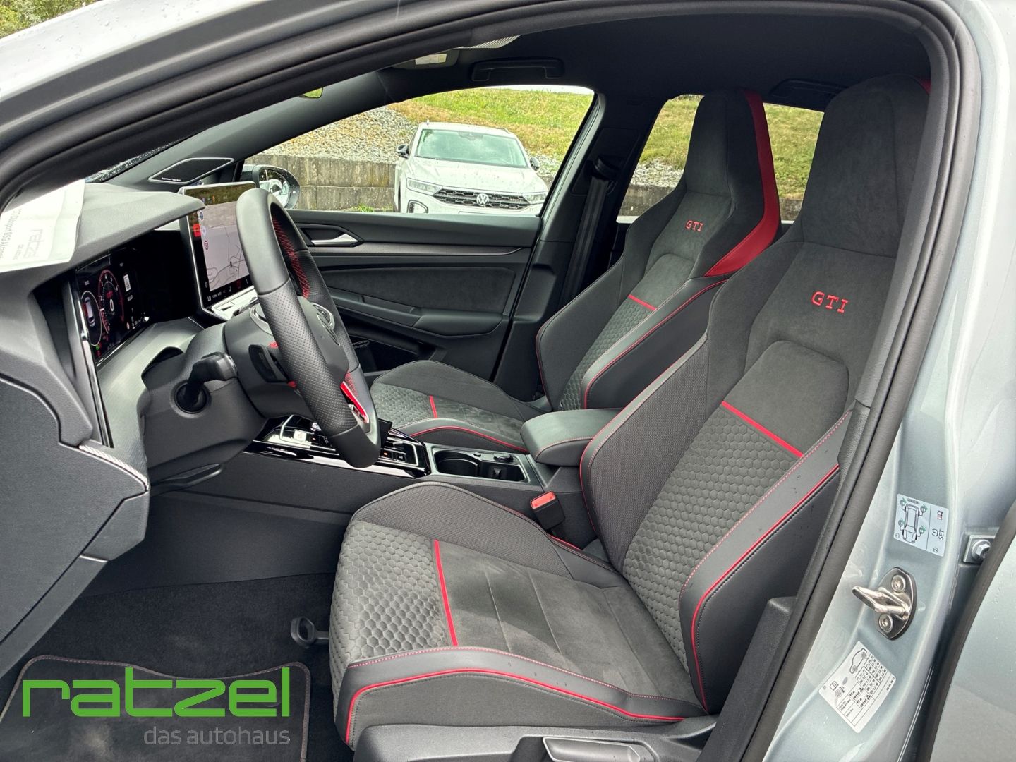 Fahrzeugabbildung Volkswagen Golf GTI Clubsport DSG Akrapovic DCC Navi HUD Ar