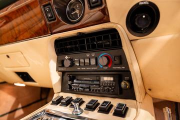 1987 Aston Martin V8 VANTAGE — миниатюра 15